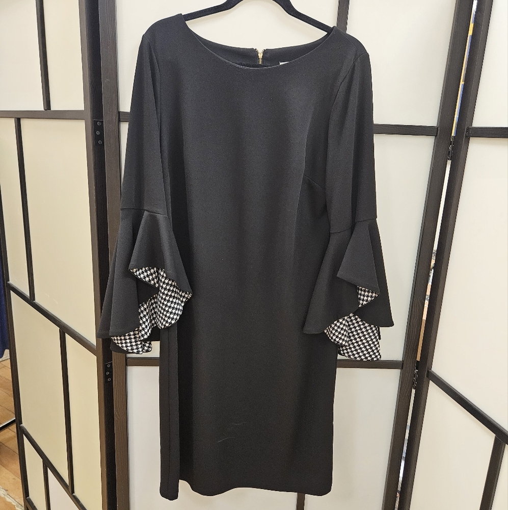 Shelby & Palmer waterfall sleeve dress